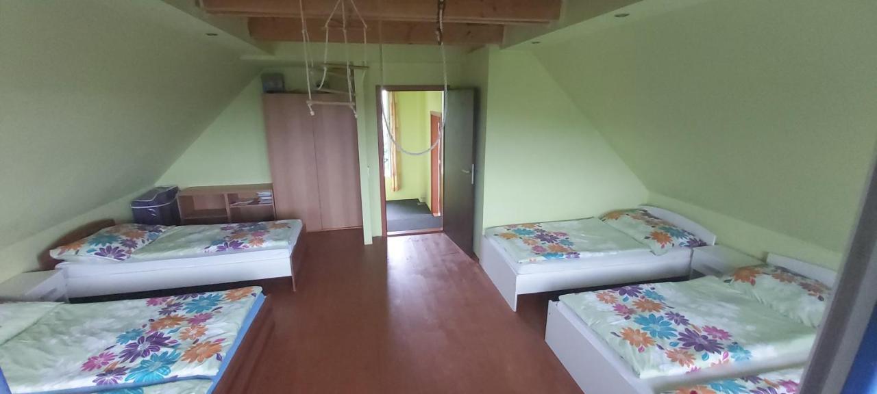 Chata U Rybnika Msecke Zehrovice Экстерьер фото